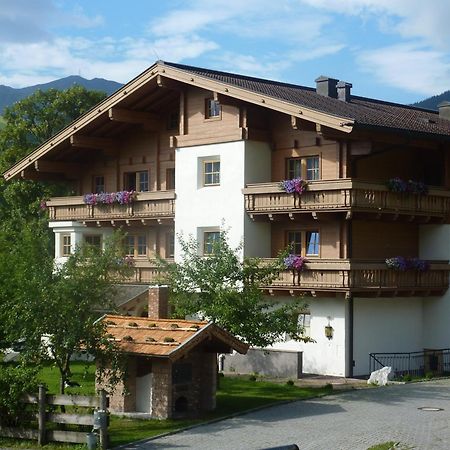 Feriengut Hasenau Aparthotel Заалбах-Хинтерглем Екстериор снимка