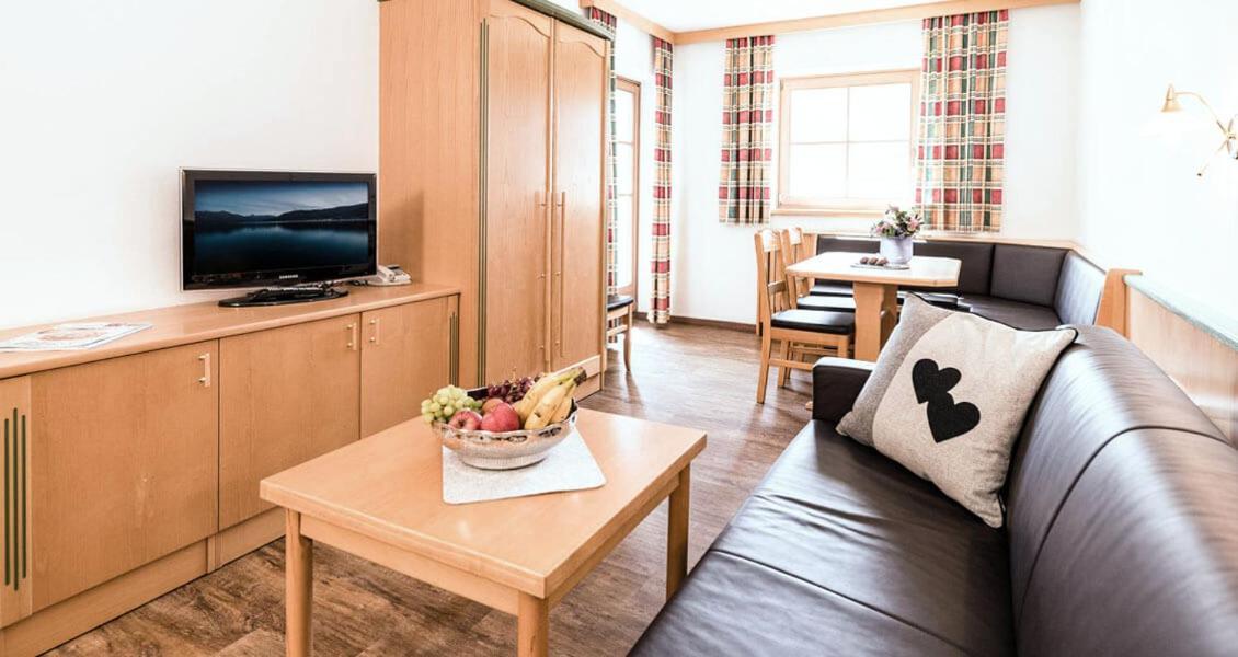 Feriengut Hasenau Aparthotel Заалбах-Хинтерглем Екстериор снимка