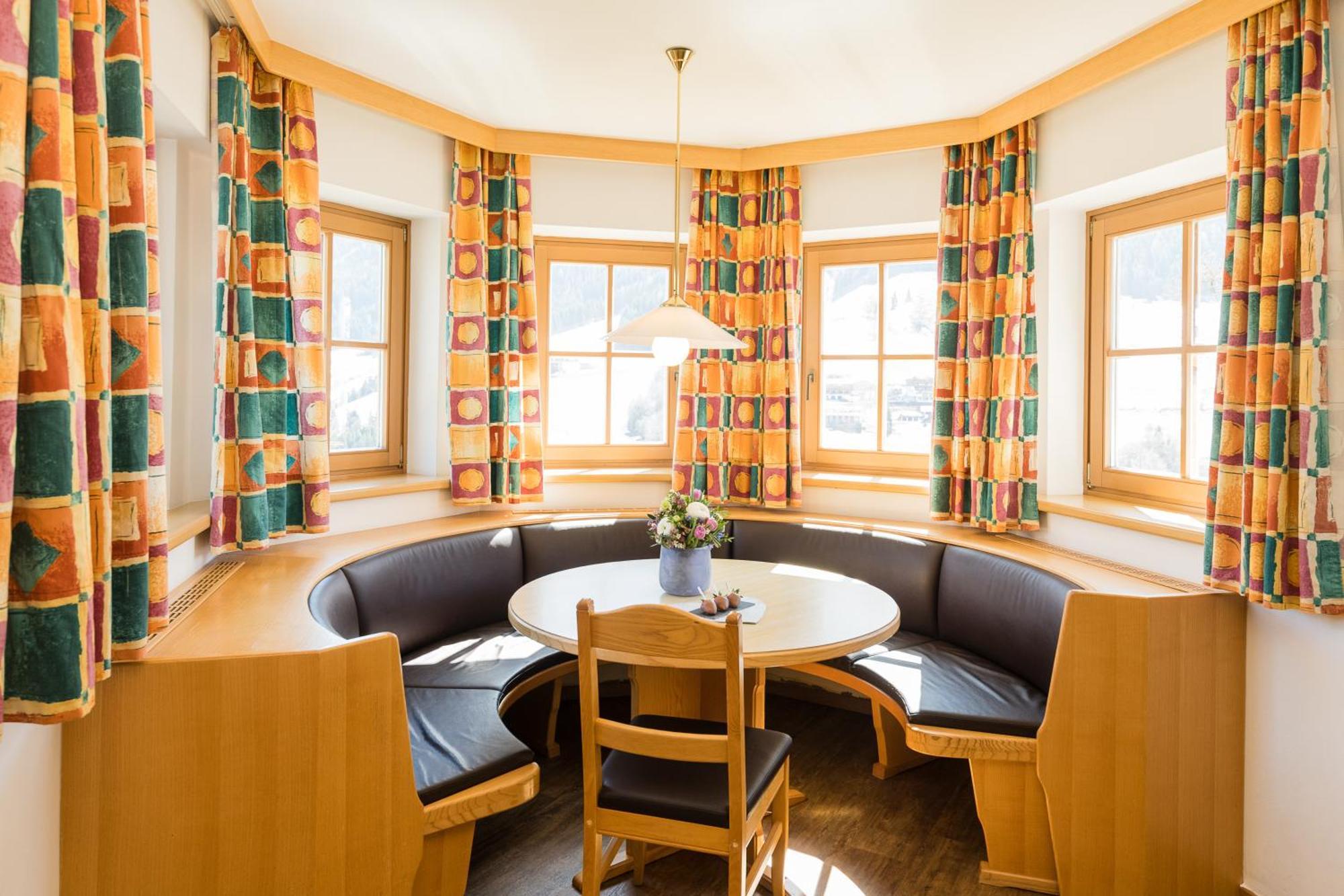 Feriengut Hasenau Aparthotel Заалбах-Хинтерглем Екстериор снимка